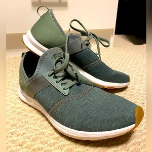 Women’s New Balance Fresh Foam Sneakers 10